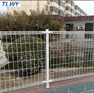China Anping TLWY 30 Jahre Fabrik-Pulver-beschichtete doppelten Draht-Sicherheitszaun
