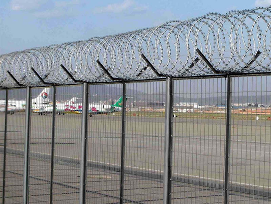 Antikorrosion geschweißtes Höhen-PVC Draht-Mesh Fences 2.5m beschichtet für Flughafen