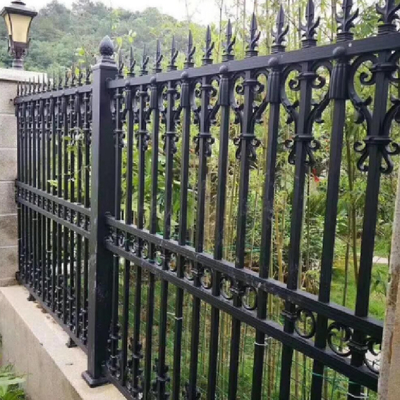 Hof PVC beschichtete galvanisiertes Zaun Zine dekoratives ODM-Stahlsoem