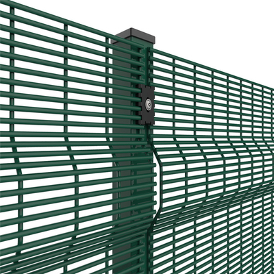 Spinnender dunkelgrüner 3D Zaun RAL 6005 Panel Triangle Bending 40x60x2mm
